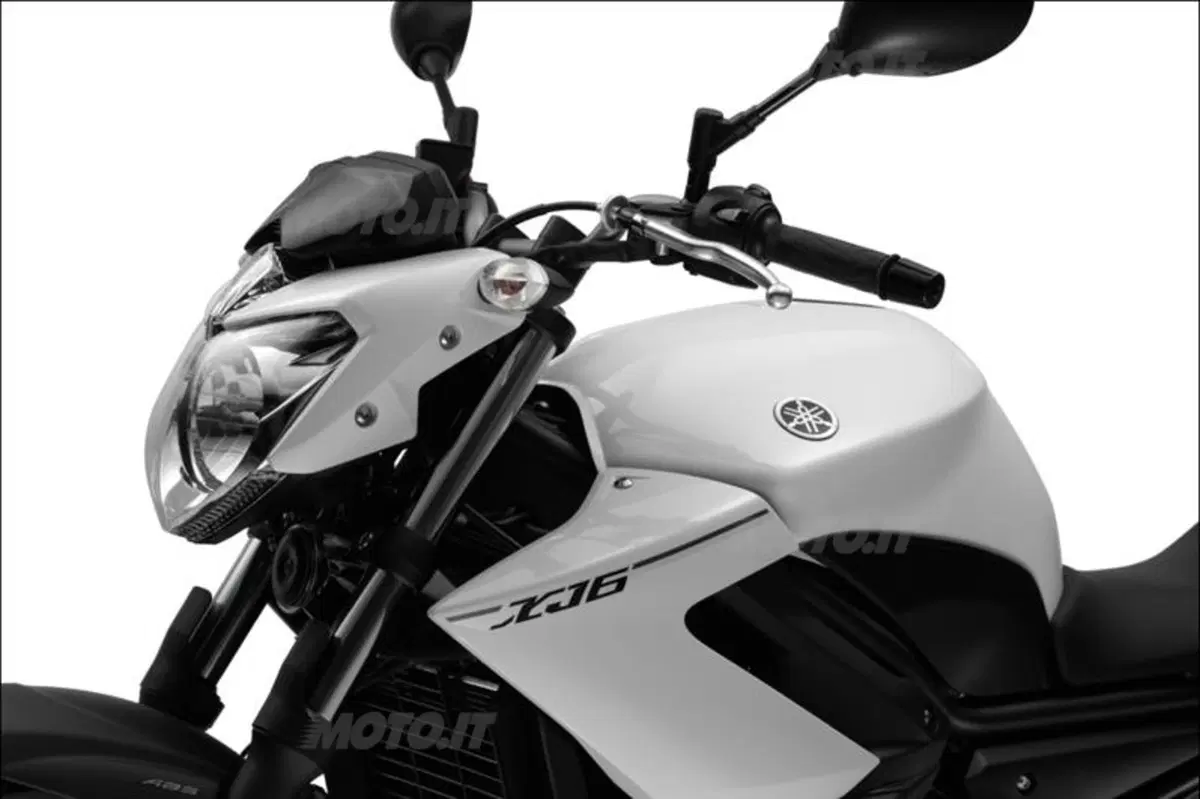 Yamaha XJ6, un restyling per il 2013 (14)