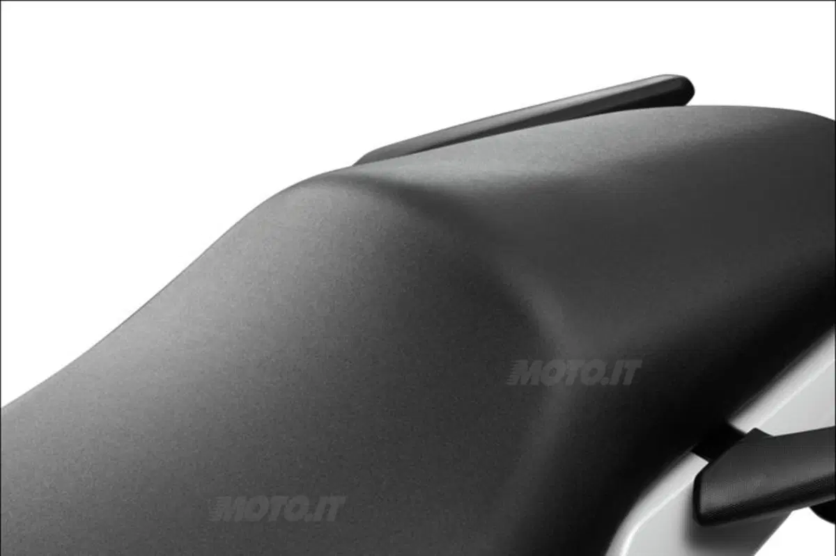 Yamaha XJ6, un restyling per il 2013 (19)