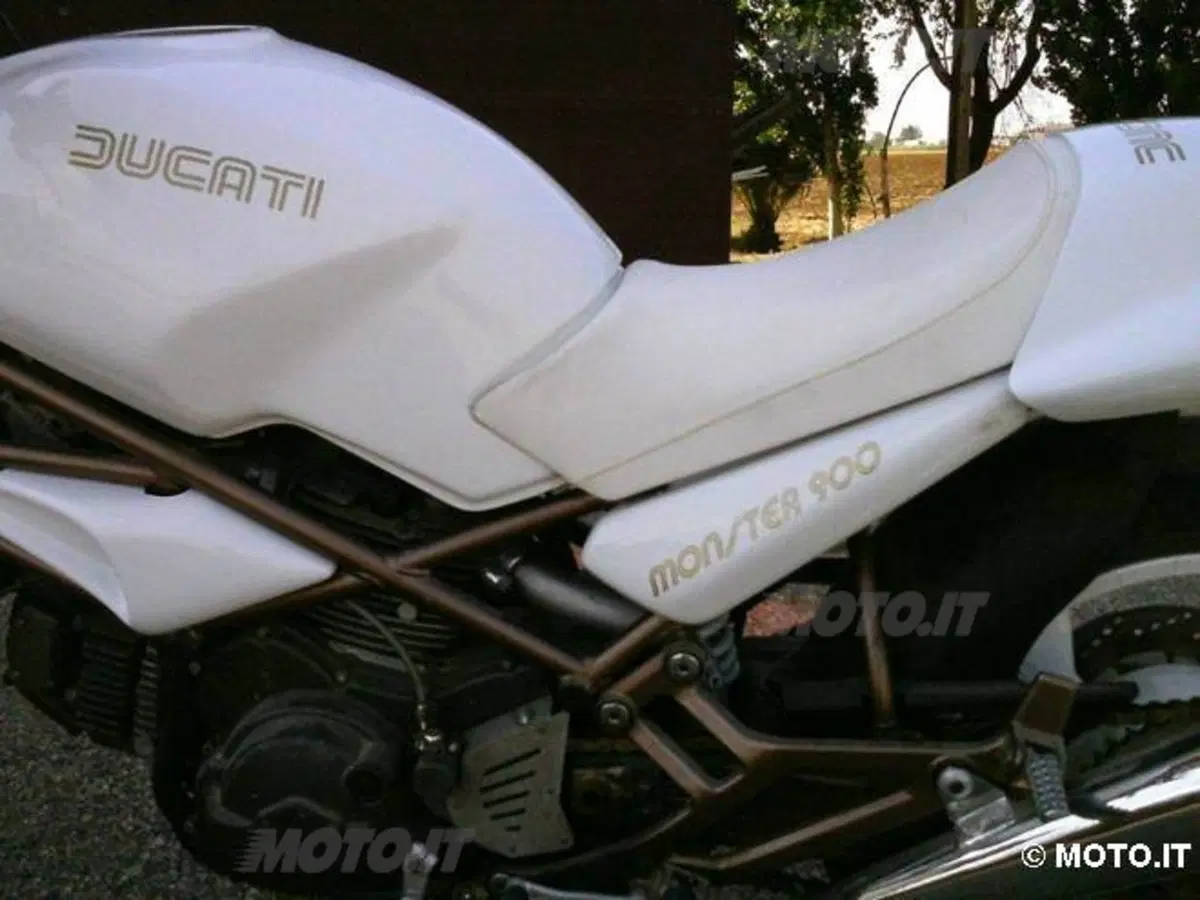 Le strane di Moto.it: Ducati Monster Custom (4)