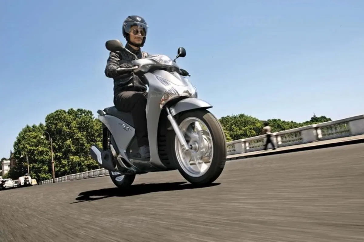 Nuovi Honda SH125i ABS e SH150i ABS 2013