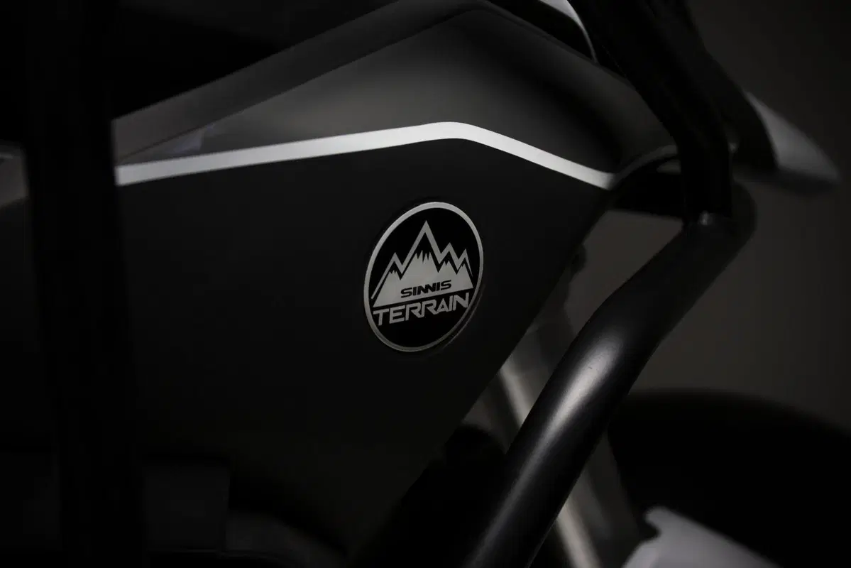 Sinnis Terrain 380, arriva una nuova Adventure anglo-cinese (5)
