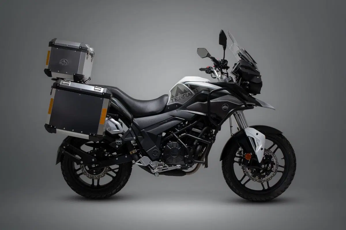 Sinnis Terrain 380, arriva una nuova Adventure anglo-cinese (2)