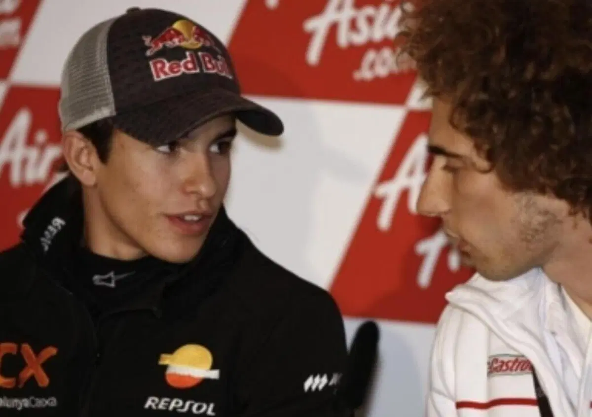 MotoGP. Marquez in pista? Paolo Simoncelli: "Mi emoziona! Che battaglie sarebbero state tra Marc e il nostro Marco"
