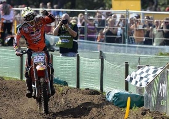 Cairoli e il Motocross emozionano anche i pistaioli