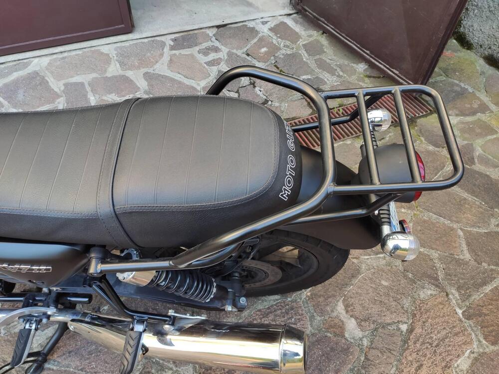 Moto Guzzi V7 II Stone (2015 - 17) (5)