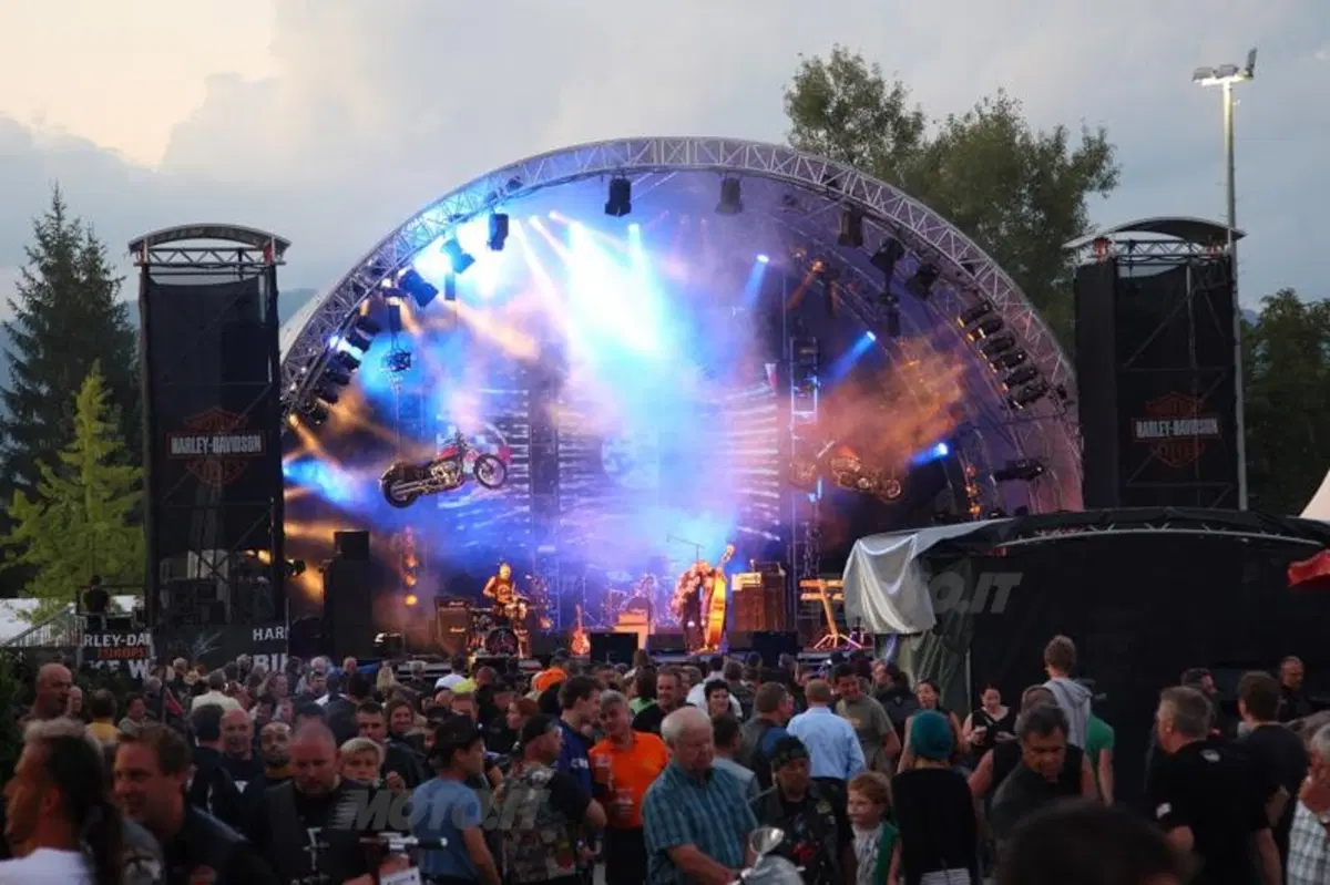 European Bike Week 2012: al via le celebrazioni per il 110° anniversario di Harley-Davidson (12)