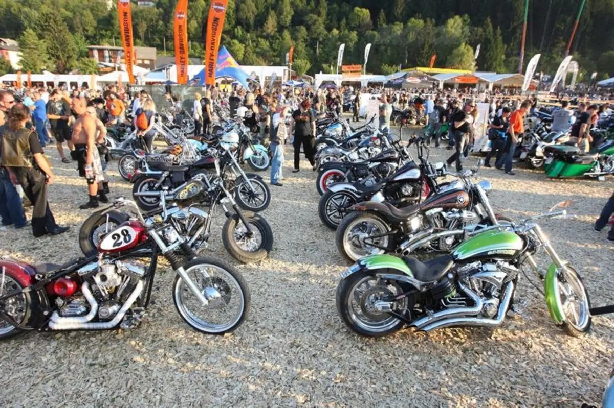 European Bike Week 2012: al via le celebrazioni per il 110° anniversario di Harley-Davidson (14)