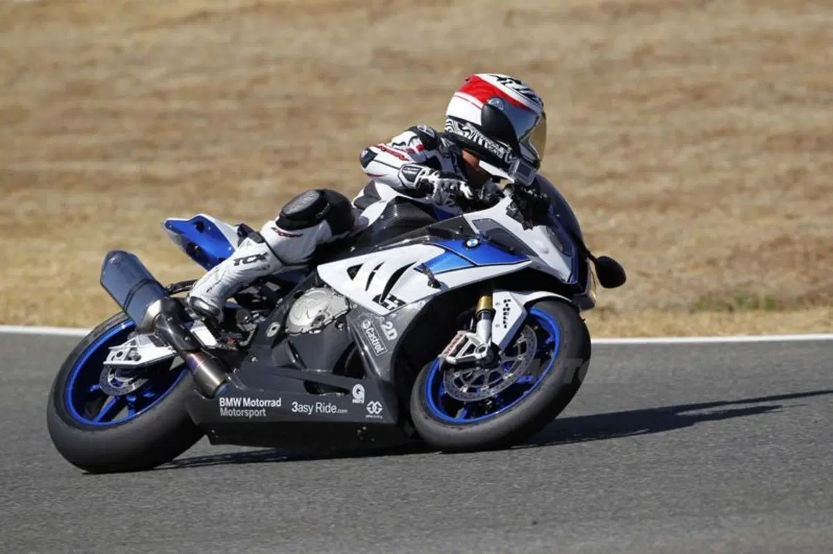 BMW HP4  (3)