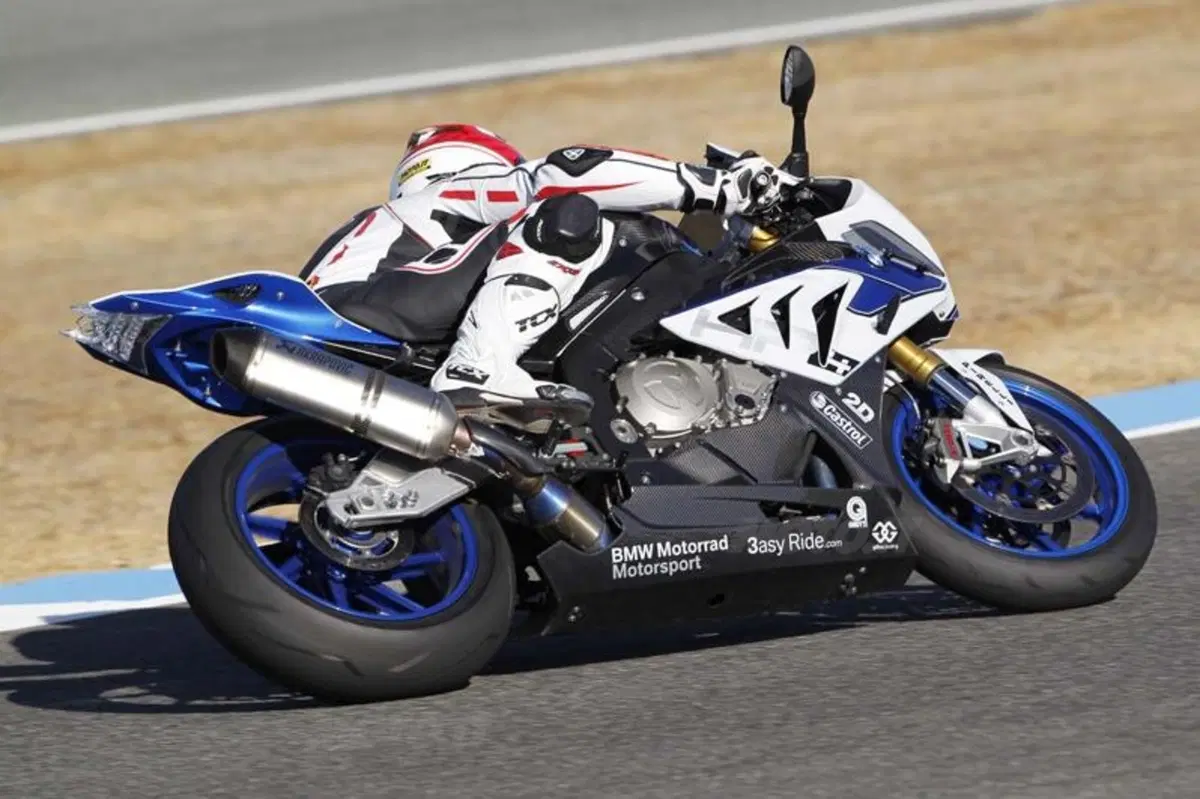 BMW HP4  (4)