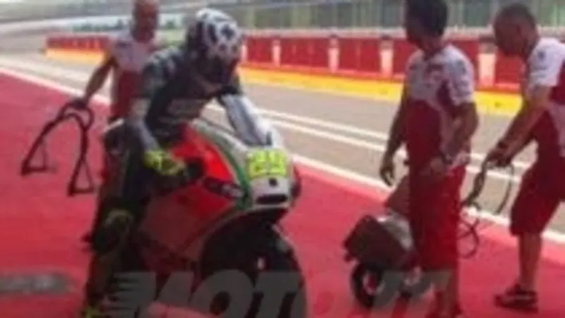 Iannone pi&ugrave; veloce di Rossi: "Non mi aspettavo di fare gi&agrave; questi tempi"
