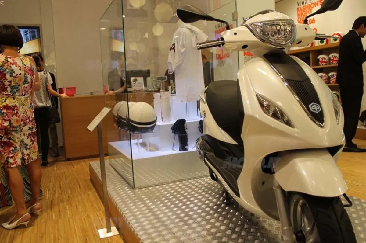 La Vespa alla Vogue Fashion’s Night Out per l’Emilia Romagna (2)