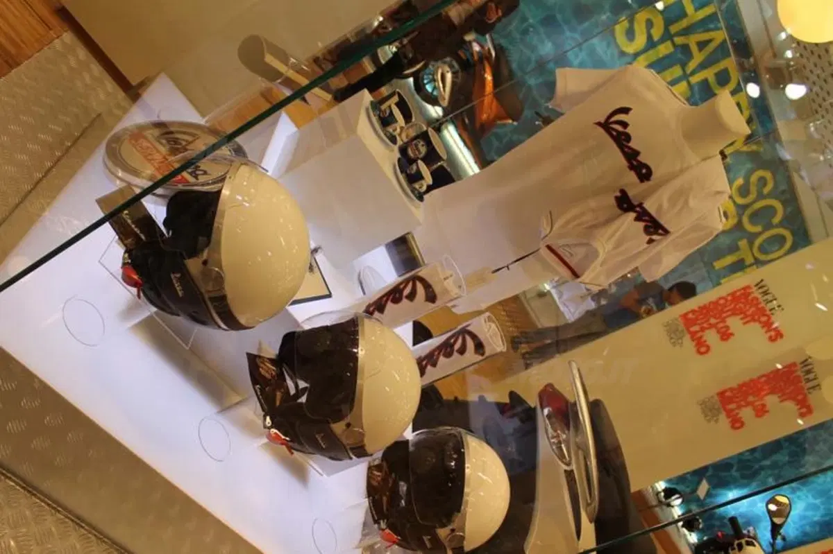 La Vespa alla Vogue Fashion’s Night Out per l’Emilia Romagna (3)