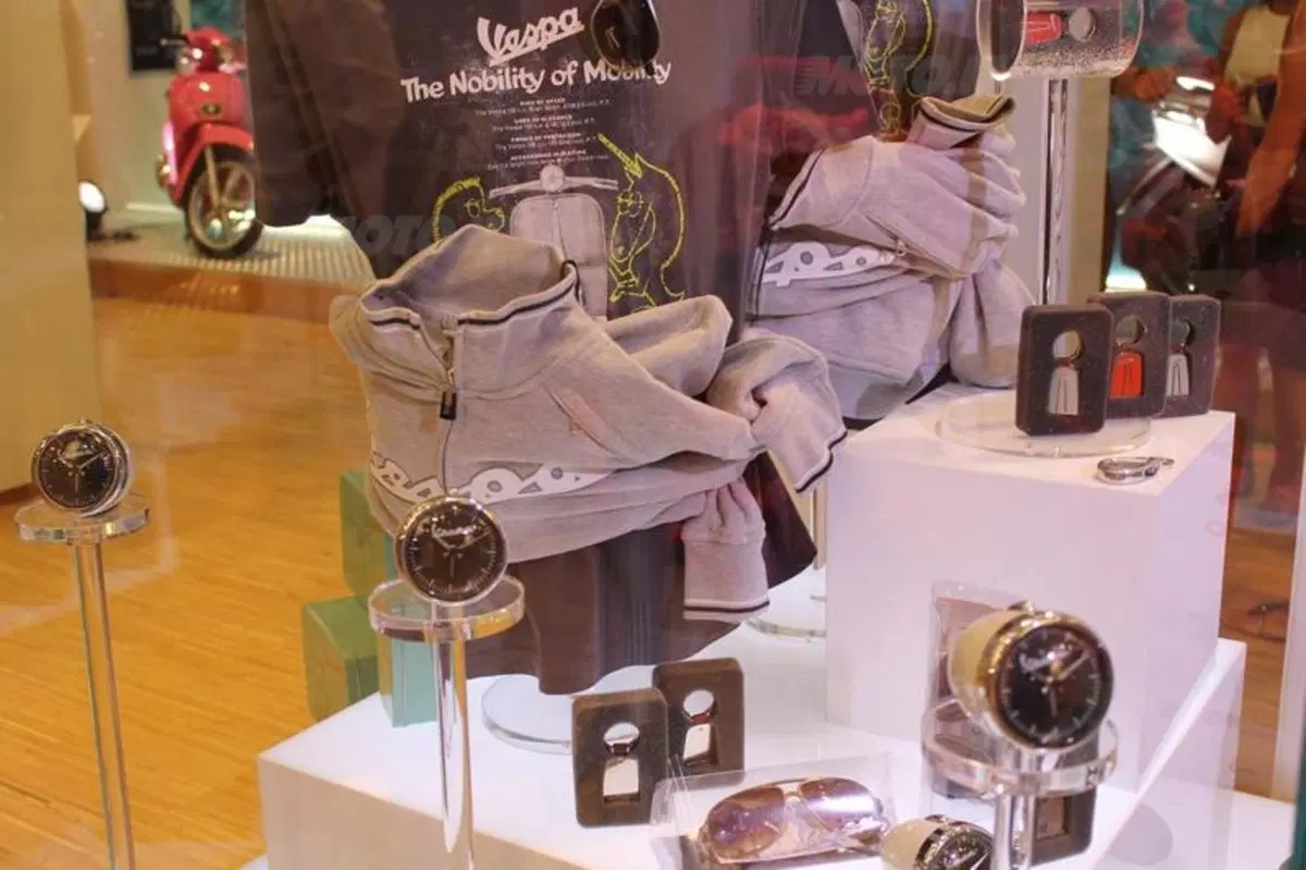La Vespa alla Vogue Fashion’s Night Out per l’Emilia Romagna (6)