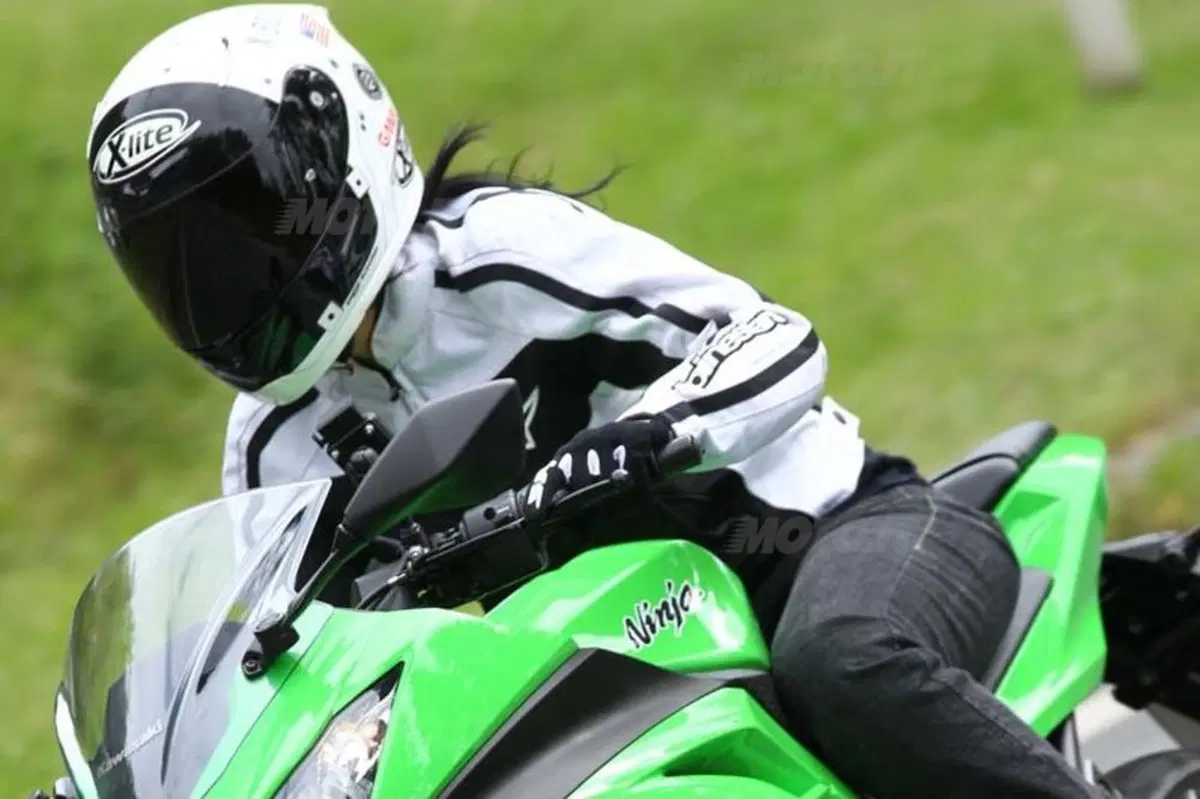Kawasaki Ninja 300  (9)