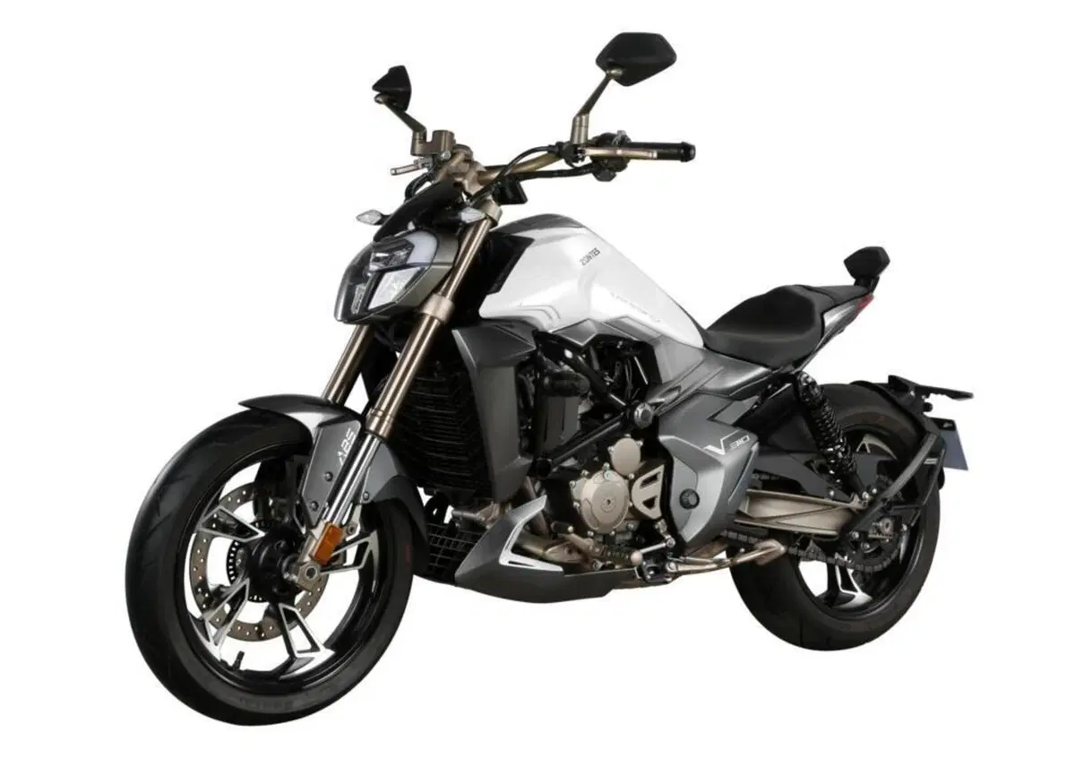 Zontes 310 VX, la piccola Diavel con il monobraccio