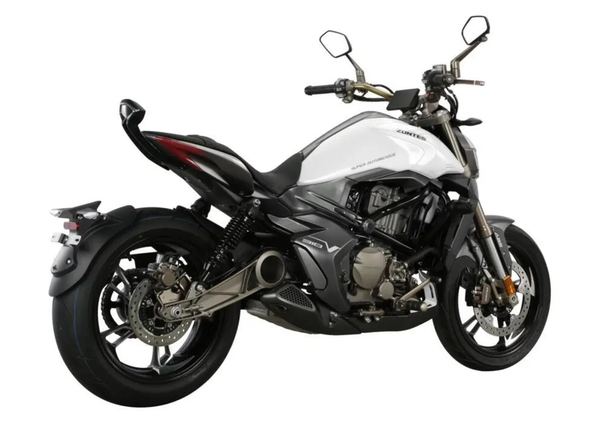 Zontes 310 VX, la piccola Diavel con il monobraccio (2)