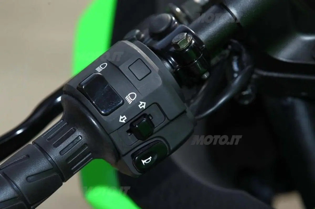 Kawasaki Ninja 300  (25)