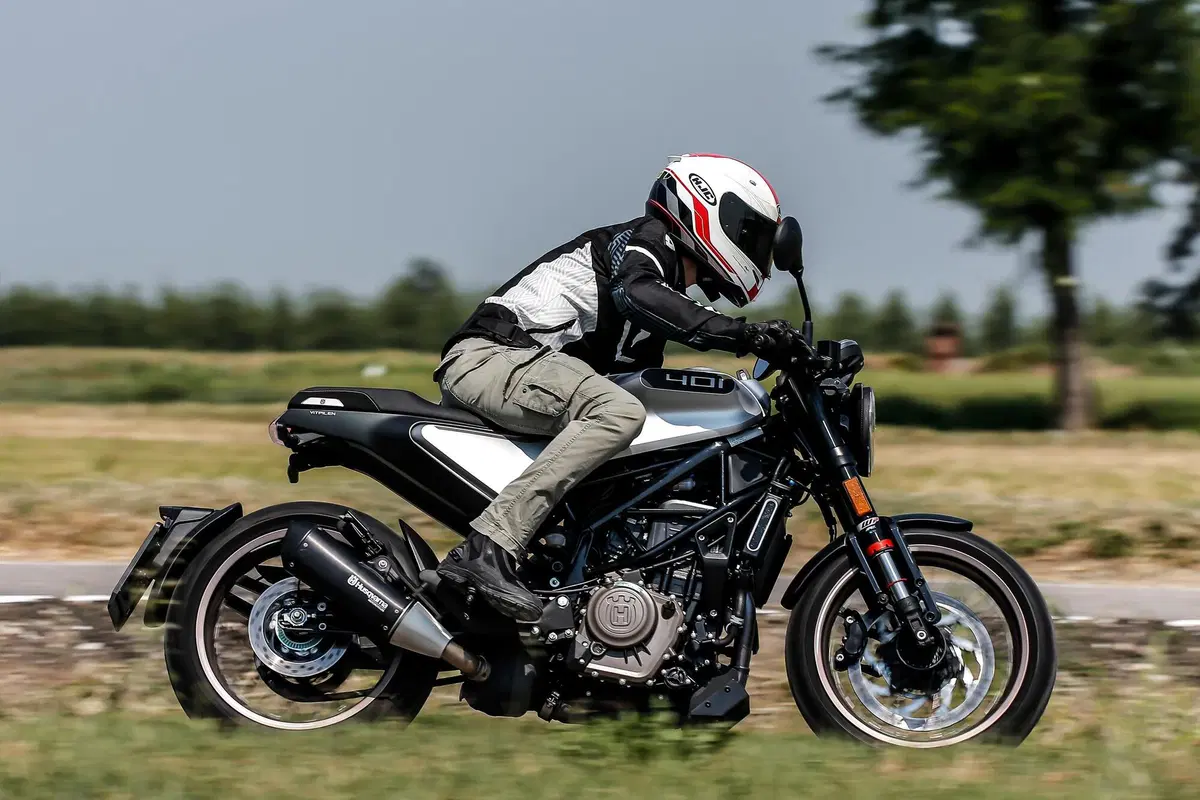 Husqvarna Vitpilen 401 2020 TEST: più abitabile, potente, leggera (5)