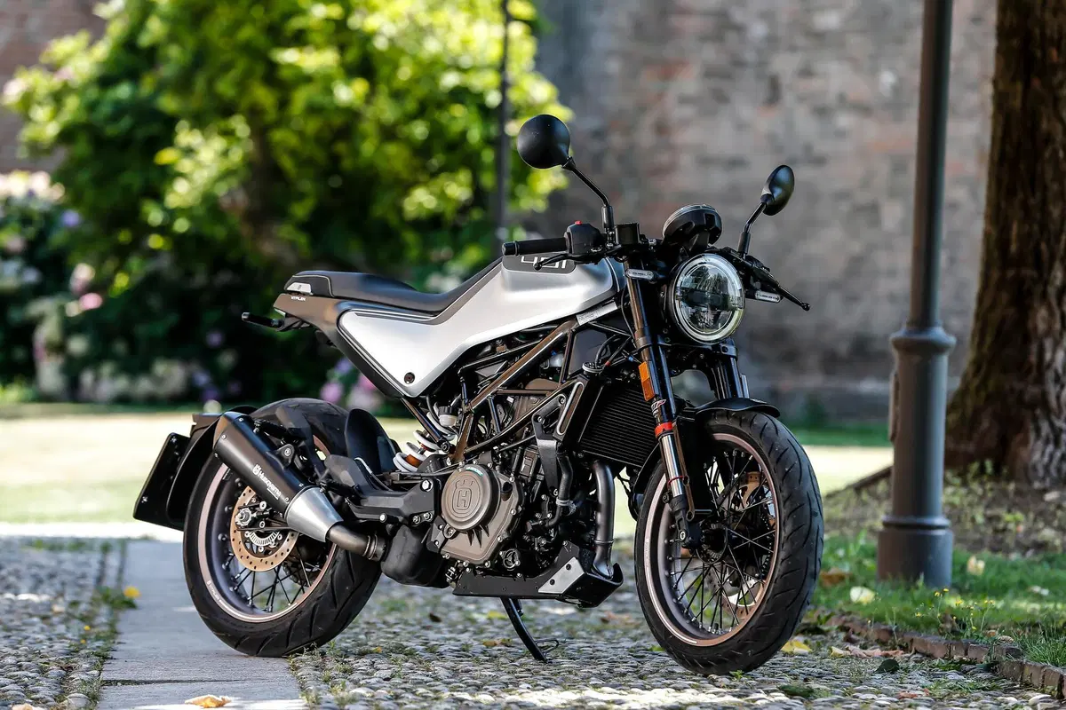 Husqvarna Vitpilen 401 2020 TEST: più abitabile, potente, leggera (11)