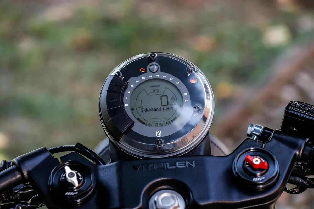 Husqvarna Vitpilen 401 2020 TEST: più abitabile, potente, leggera (19)