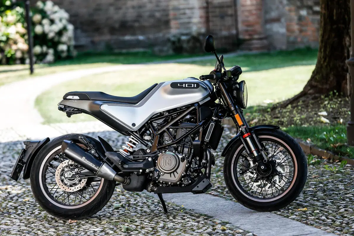 Husqvarna Vitpilen 401 2020 TEST: più abitabile, potente, leggera (12)