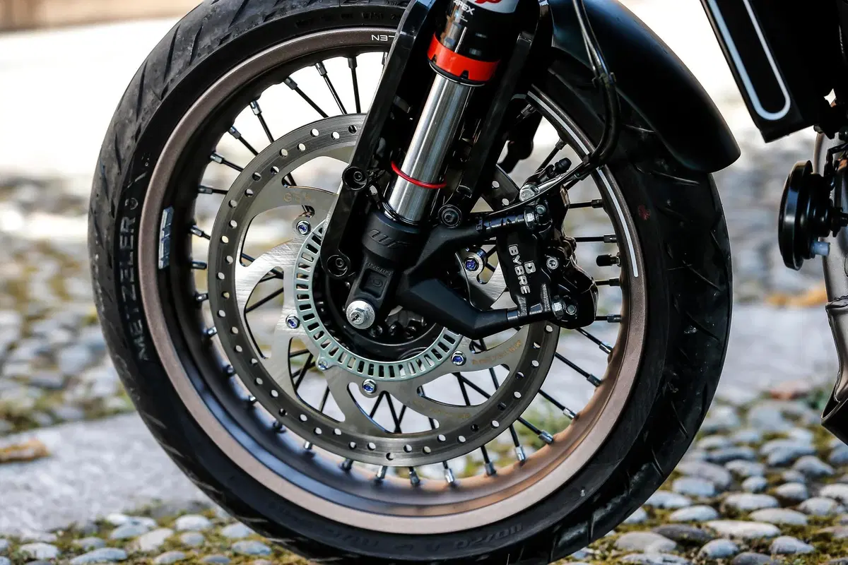 Husqvarna Vitpilen 401 2020 TEST: più abitabile, potente, leggera (21)