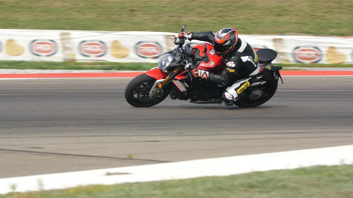 MV Agusta Brutale 1000 RR: nuda per caso