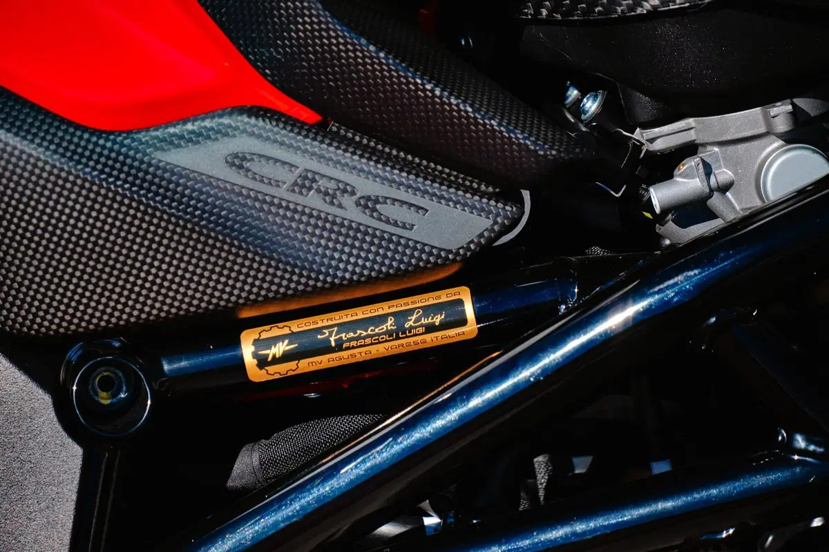 MV Agusta Brutale 1000 RR: nuda per caso (18)