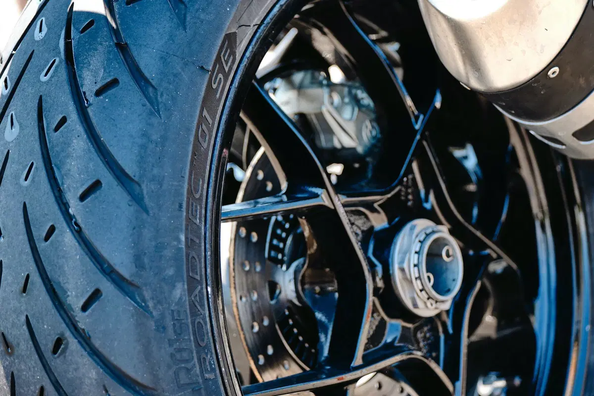 Metzeler Roadtec 01SE TEST. Una per tutte