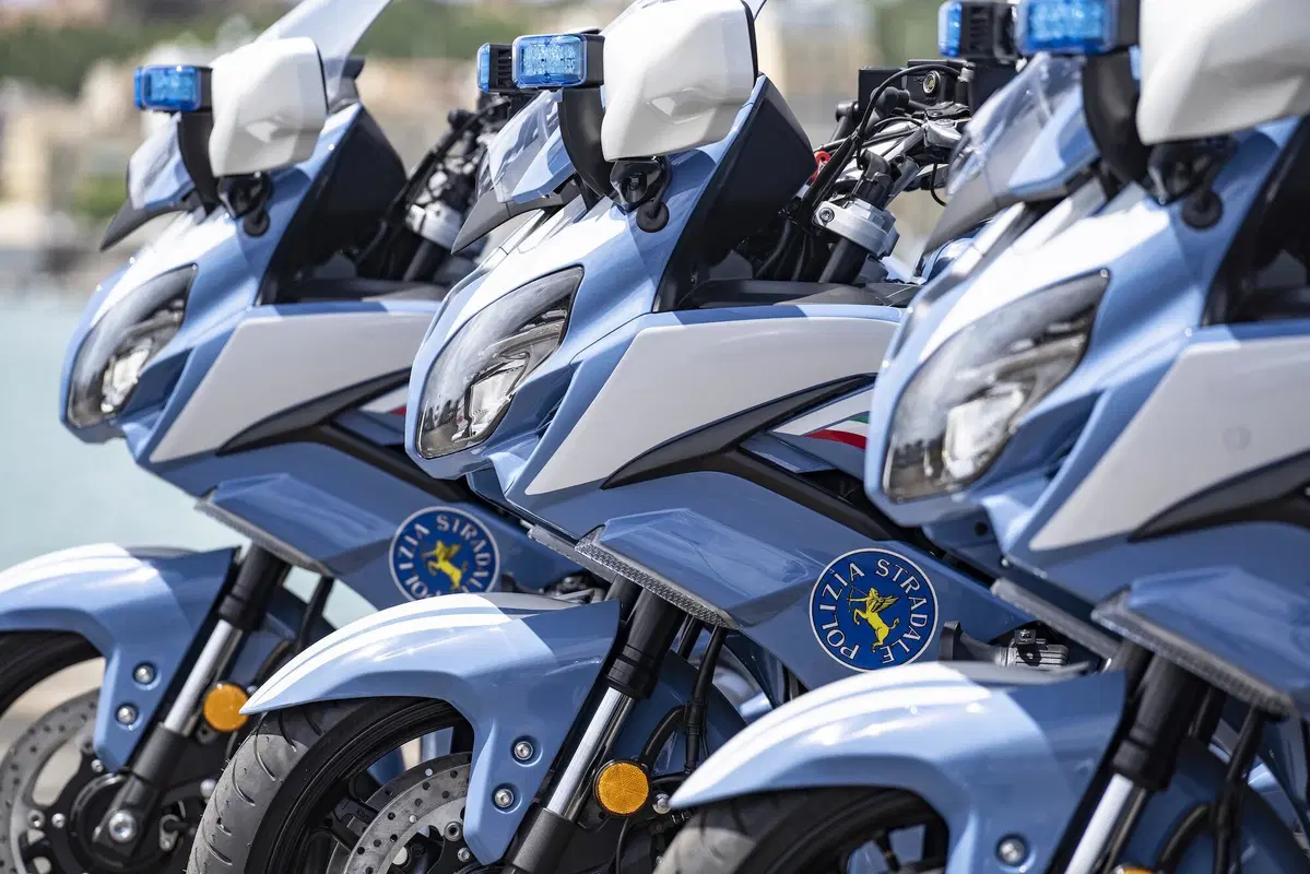 Novanta nuove Yamaha FJR 1300AE alla Polizia di Stato (11)