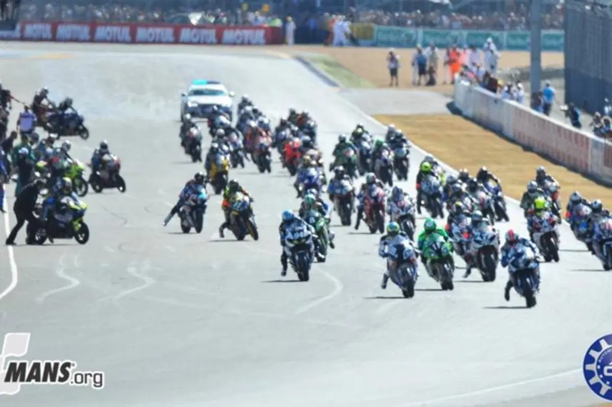24 Heurs Moto di Le Mans: vince la Kawasaki Ninja ZX-10R (15)