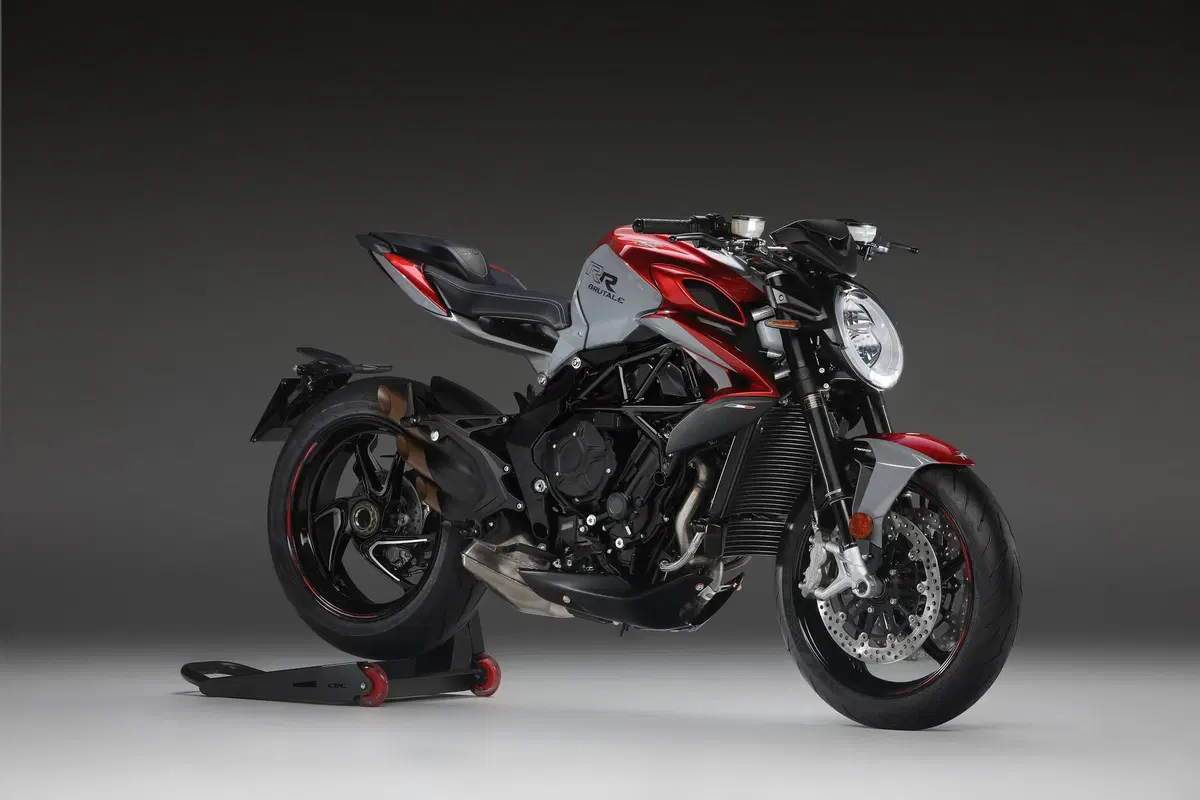 MV Agusta, arrivano le versioni SCS per Brutale e Dragster 800 RR
