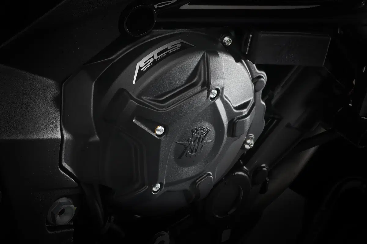 MV Agusta, arrivano le versioni SCS per Brutale e Dragster 800 RR (5)