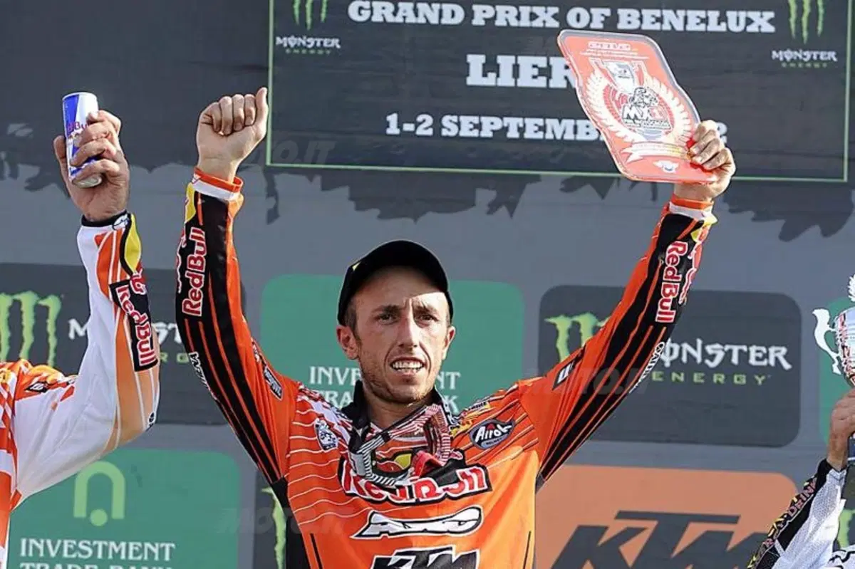 La biografia di Tony Cairoli (10)