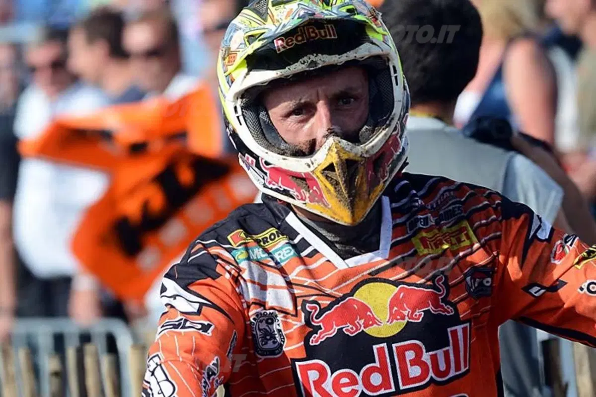 La biografia di Tony Cairoli (12)