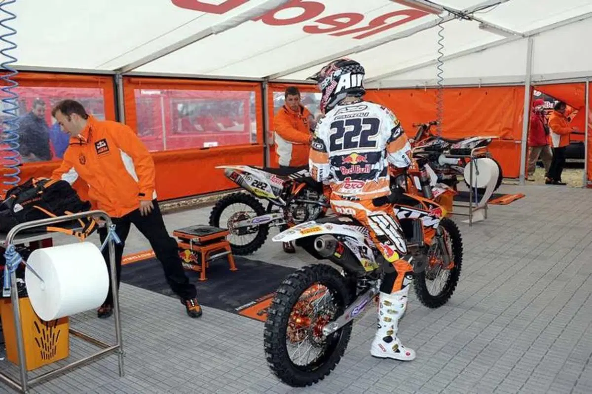 La biografia di Tony Cairoli (15)