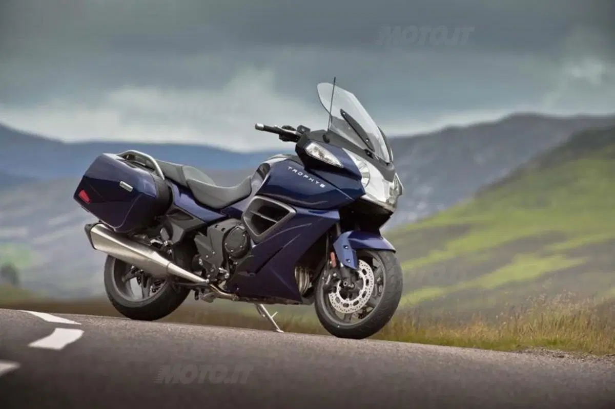 Triumph Trophy 1200   (26)