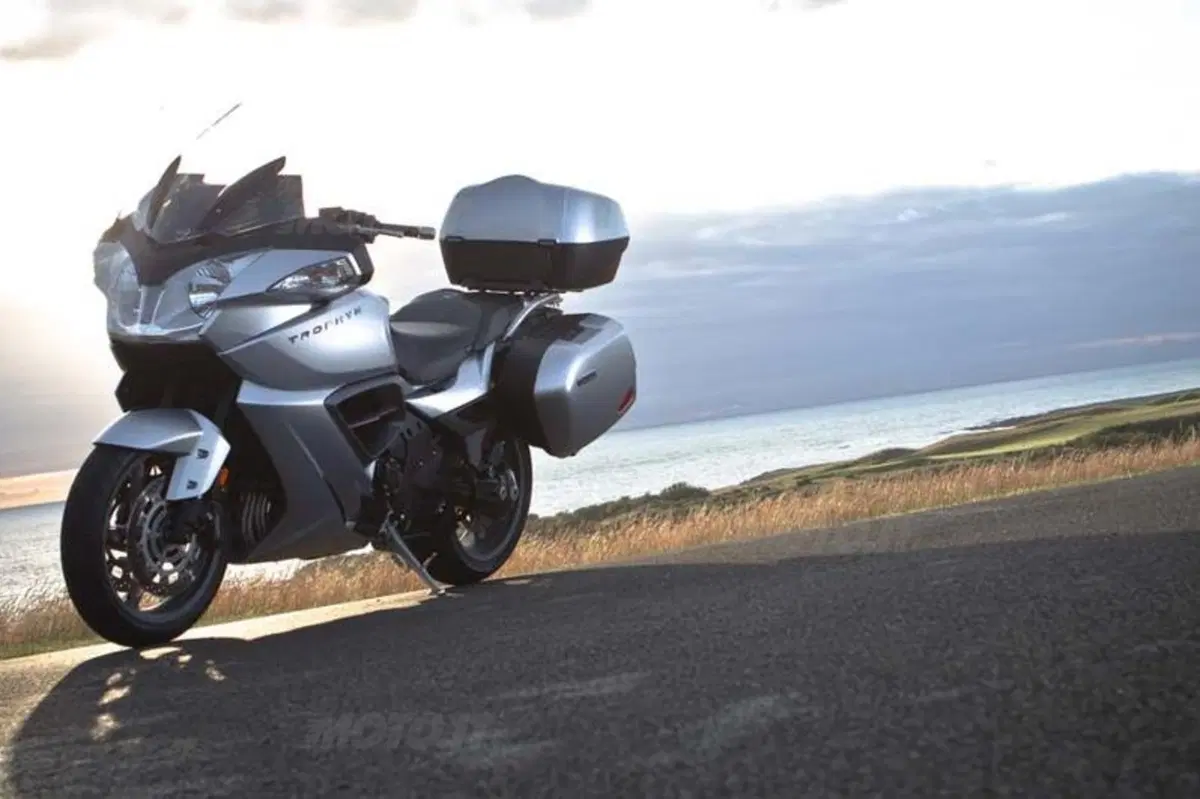 Triumph Trophy 1200   (30)