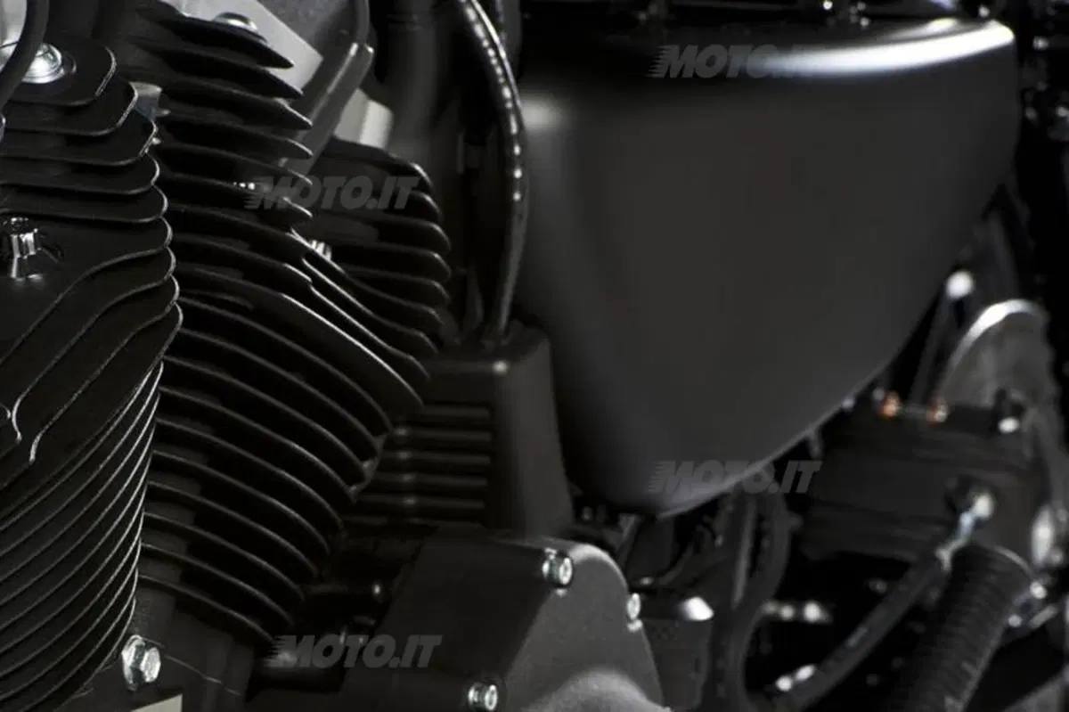 Harley-Davidson Iron 883 Special Edition (11)