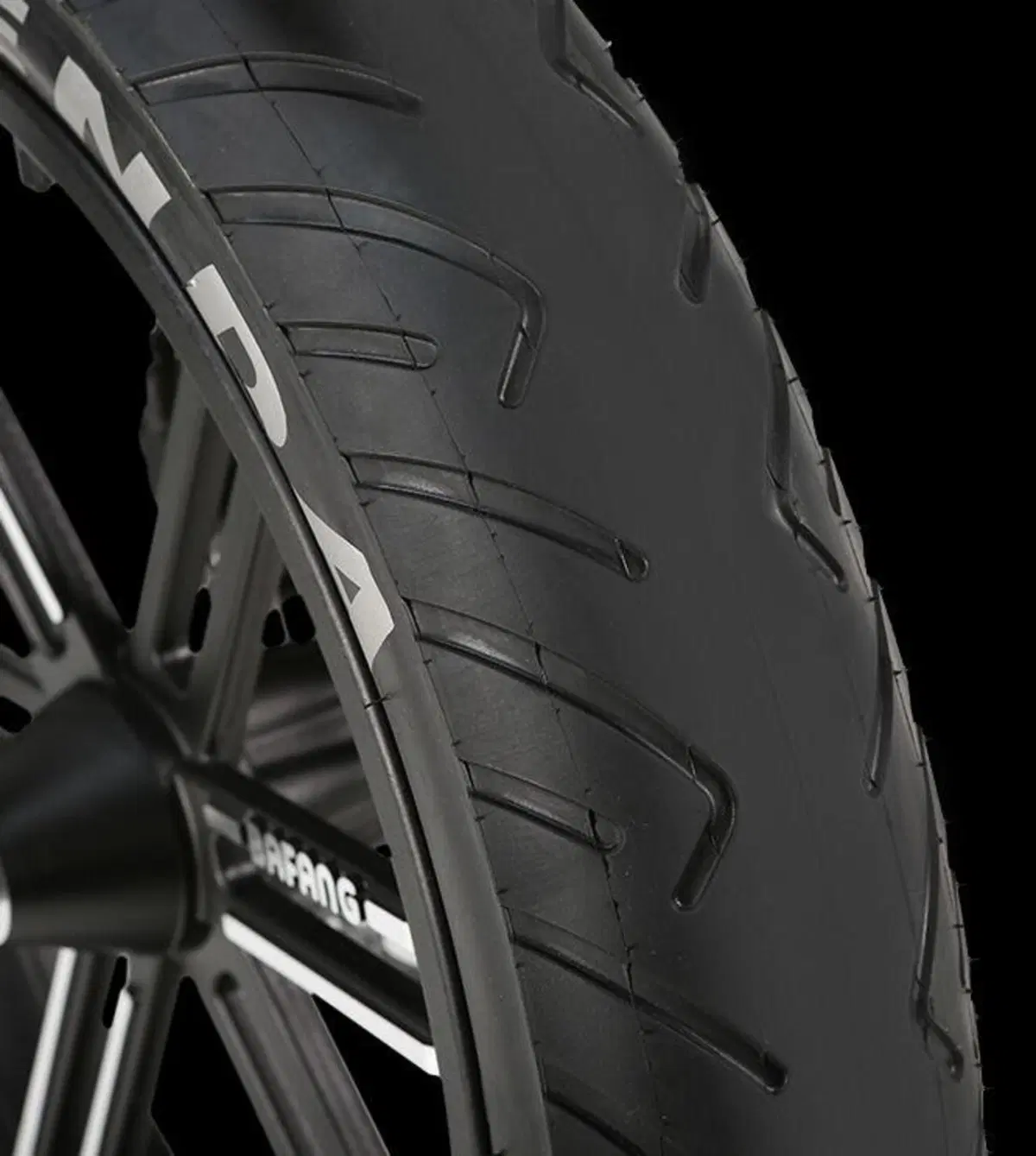 Ducati presenta tre nuovi modelli di eBike pieghevoli (24)