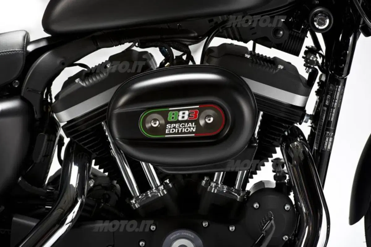 Harley-Davidson Iron 883 Special Edition (18)