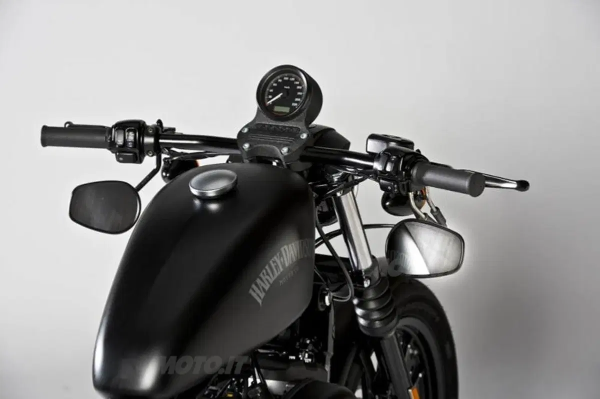 Harley-Davidson Iron 883 Special Edition (22)