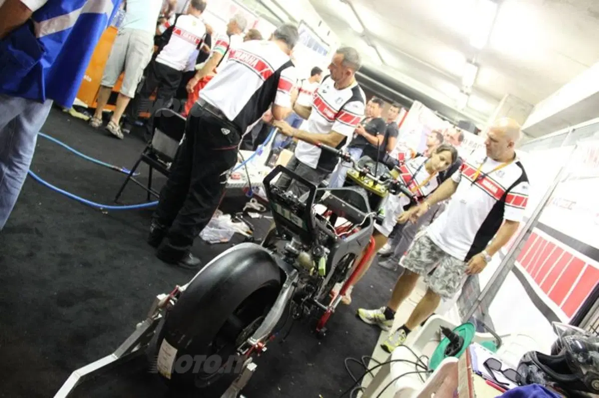 Una notte a Le Mans per la 24 Heurs Moto (2)