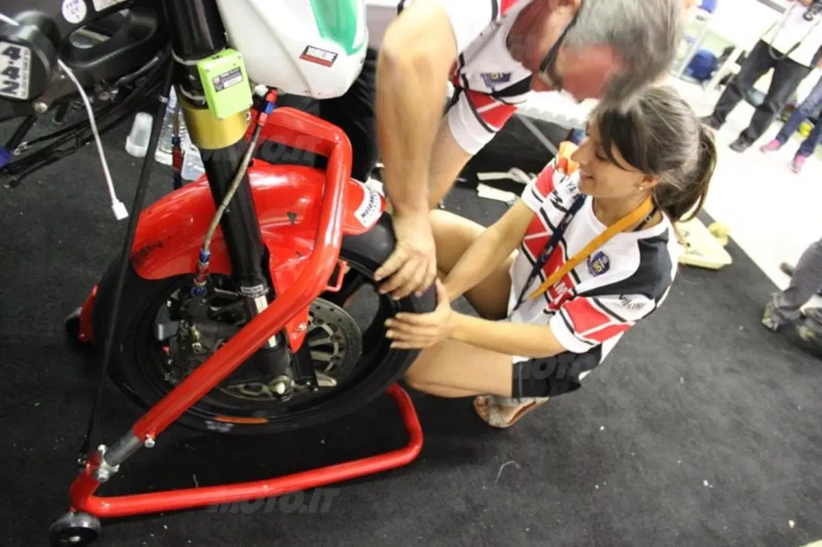 Una notte a Le Mans per la 24 Heurs Moto (5)