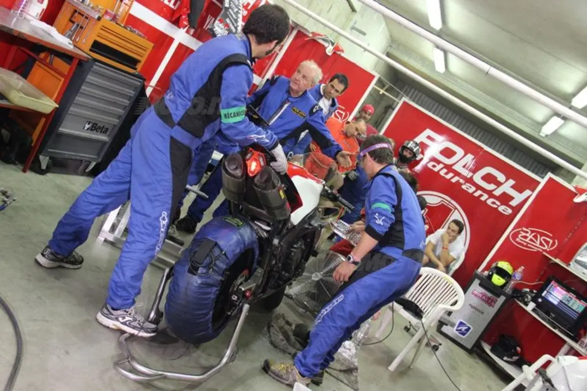 Una notte a Le Mans per la 24 Heurs Moto (31)