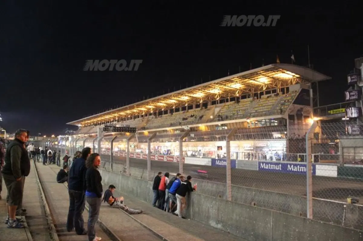 Una notte a Le Mans per la 24 Heurs Moto (44)