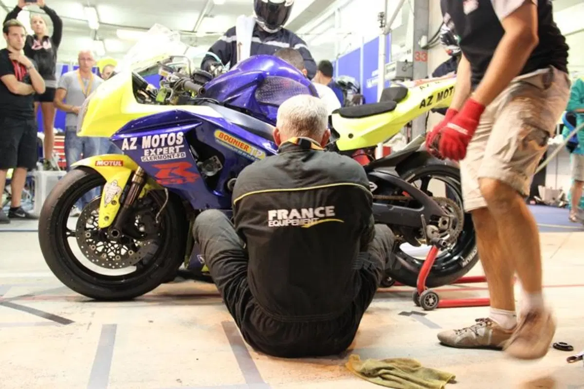 Una notte a Le Mans per la 24 Heurs Moto (46)