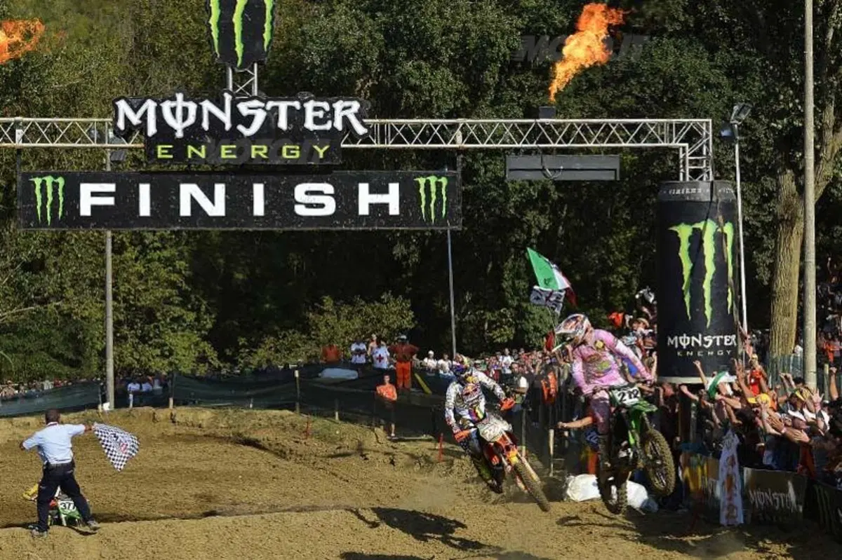 Tony Cairoli. Le foto del trionfo (28)