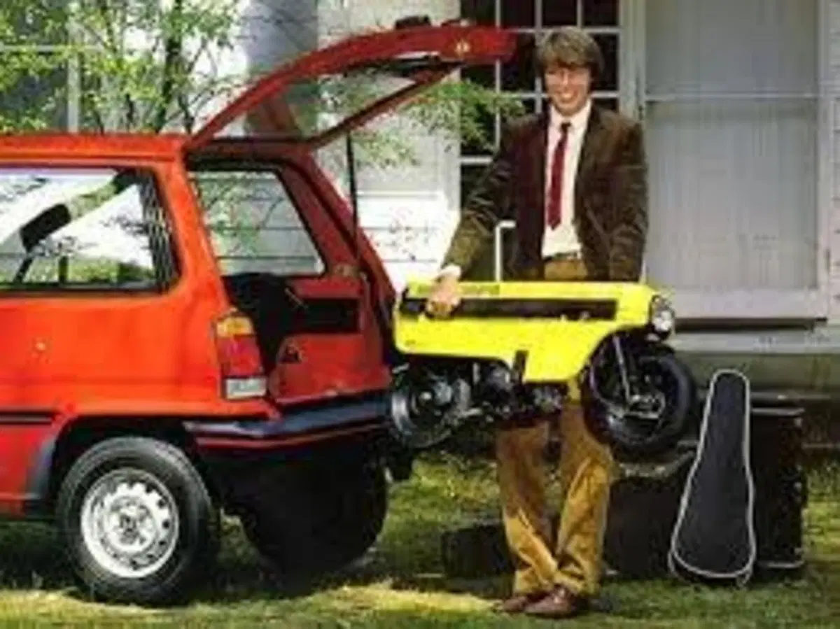 Honda registra Motocompacto. E' il ritorno del motorino pieghevole? (2)