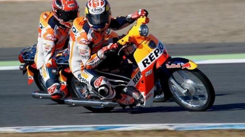 Quando Marc Marquez in pista prese paga da Pedrosa con le piccole moto giapponesi [VIDEO]